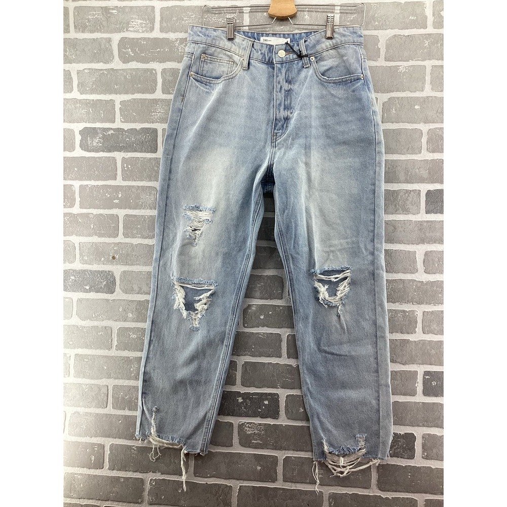 TNR Light Wash Distressed‎ Mom Jeans Size 30 New